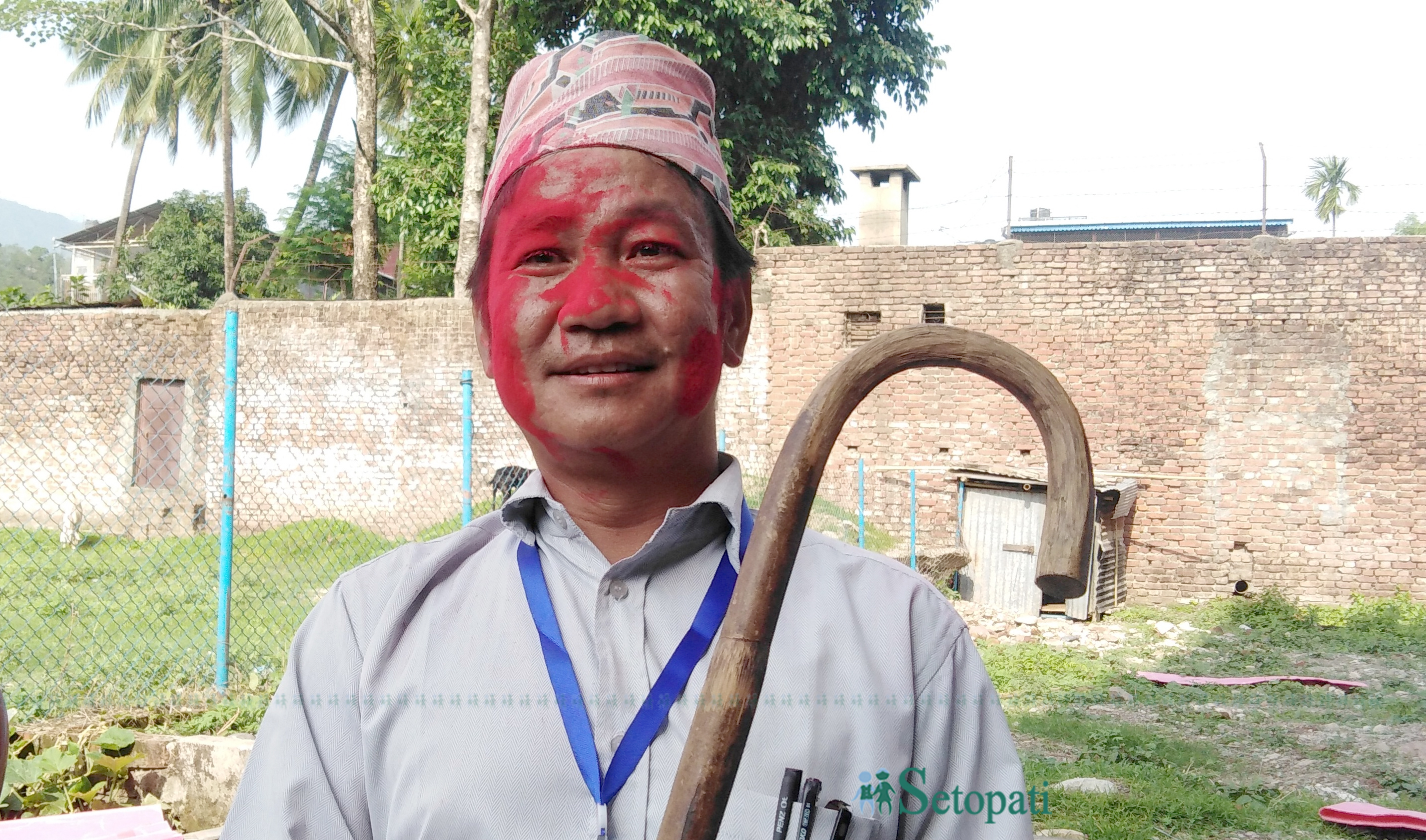 सुनसरीको धरान उपमहानगरपालिकामा ४७६२ मतान्तरले सत्ता गठबन्धनका उम्मेदवारलाई हराएर मेयर जित्न सफल स्वतन्त्र उम्मेदवार हर्कराज राई साम्पाङ। तस्बिरः सन्जोगबाबु दाहाल